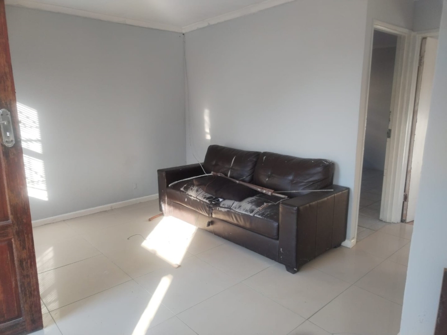 2 Bedroom Property for Sale in Mxolisi Phetani Western Cape
